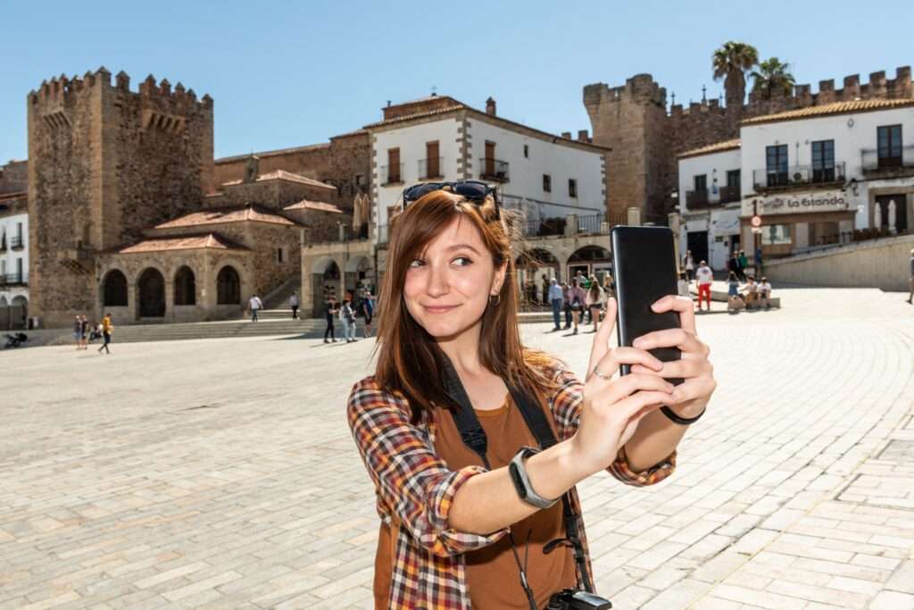 Traveler in Spain using Manet eSIM