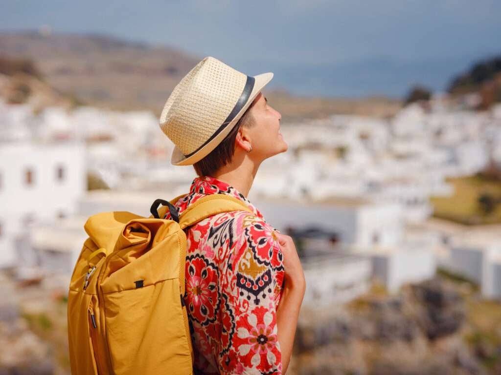 Viaggia in Grecia e nelle isole del Mediterraneo fuori stagione turistica